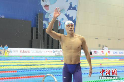 最终，孙杨用一枚沉甸甸的男子400米自由泳金牌，以告慰不幸去世的好友。