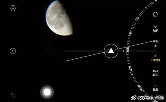 网友拍到的木星合月图丨微博