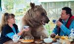 俄罗斯夫妇与重300磅的巨熊Stepan同一屋檐下近26年
