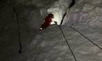 美国犹他州狗狗堕12米冰隙 困8小时奇迹获救与女主人重逢