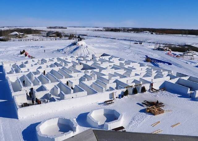 加拿大马尼托巴省建成全球最大面积雪地迷宫破吉尼斯世界纪录