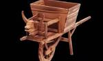 以中国传统木工的榫卯结构重塑三国时代蜀汉丞相诸葛亮发明的“木牛流马”面貌