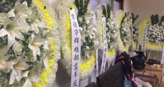 遇害司机陈江的追悼会现场。视频截图