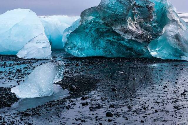 欧洲冰岛最大的杰古沙龙冰河湖“钻石冰沙滩”风景美不胜收