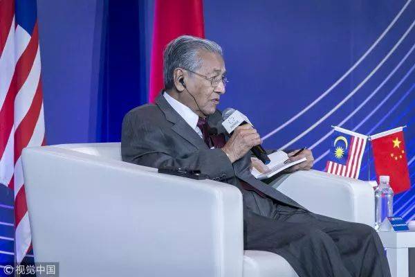 ▲2018年8月19日，正在访华的马来西亚总理马哈蒂尔在北京出席中国企业家俱乐部论坛并发表演讲。