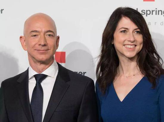 Jeff and MacKenzie Bezos