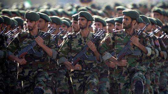 资料图：伊朗伊斯兰革命卫队。（图：路透）