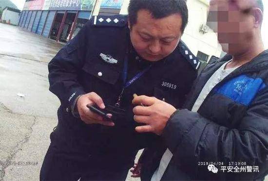 赵克昊生前最后一张处警工作照