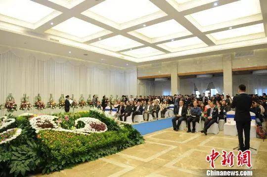 杭州殡仪馆举行的模拟告别会现场。张茵摄