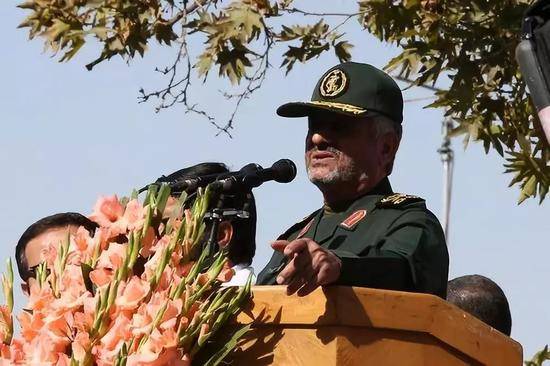 2018年11月4日，在伊朗德黑兰，伊朗伊斯兰革命卫队总司令贾法里在反美集会上发言。新华社/美联