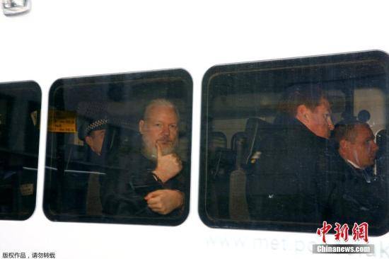 据外媒4月11日报道，英国警方逮捕了维基解密创始人阿桑奇。