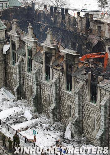 百年建筑魁北克城军械库发生火灾，图片来源：新华网
