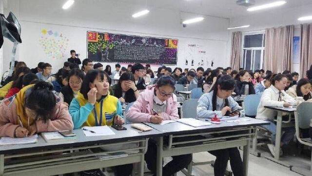 学习汉语培训中。采访对象供图