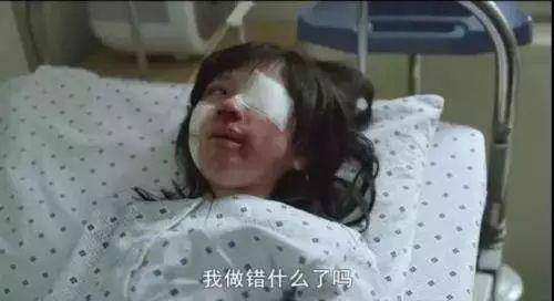 素媛在医院醒来。图片来源：电影《素媛》视频截图