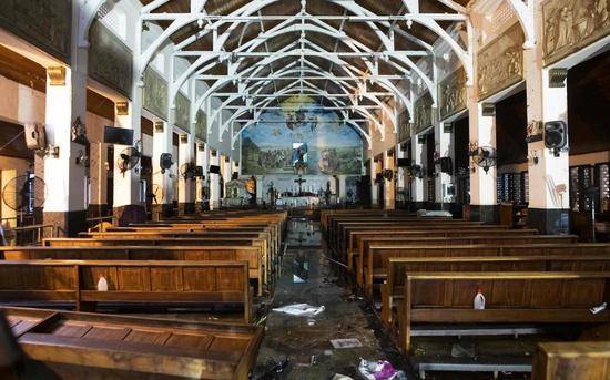 遭到袭击后的科伦坡一教堂，图源：法新社
