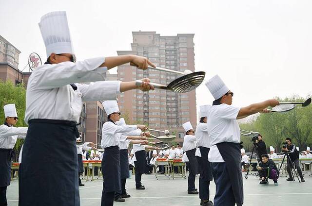 烹饪专业创建35周年丰台职高“小厨师”竞艺组图