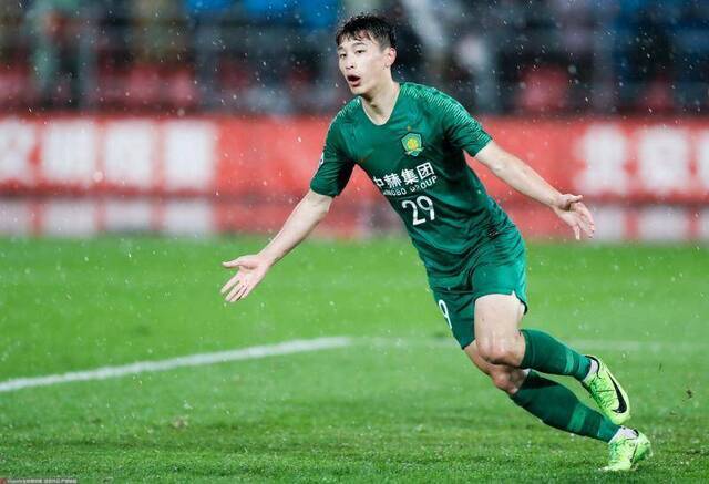 闪耀亚冠的巴顿中超坐板凳，U23折射青训尴尬