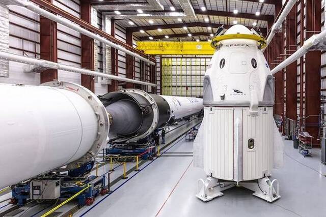 SpaceX可载人商用Crew Dragon太空船2日试飞将载两名宇航员前往国际空间站