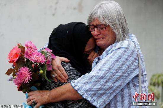 资料图：克赖斯特彻奇市两座清真寺3月发生的大规模枪击案，已经导致50人死亡，50人受伤。新西兰民众持续悼念难遇者。