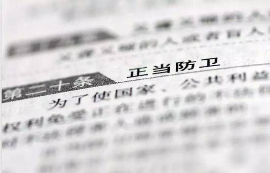 少年刺死霸凌者获刑8年 母亲:我认为这是正当防卫