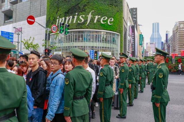 千余名武警全力奋战在申城平安一线