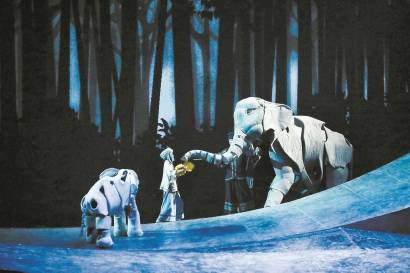 上海木偶剧团为《最后一头战象》研发“秘密武器” 3.8米“战象”为十二艺节升级而来