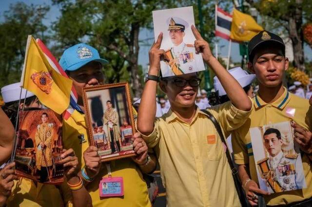 泰国国王加冕仪式持续3天 耗资2亿的盛典什么样？