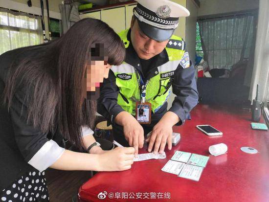 女司机不避让执行任务消防车 被罚款200元