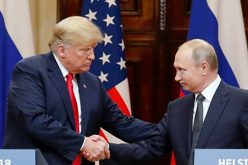 美国总统特朗普与俄罗斯总统普京3日进行通话。图为2018年7月，两人在赫尔辛基举行会晤。（欧洲新闻图片社资料图片）