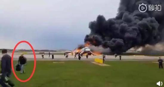 俄航客机起火41人遇难 逃生现场这个细节值得关注