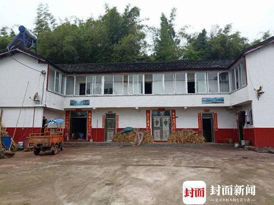 快递巨头身亡：17岁带300出村 有127家公司实控权