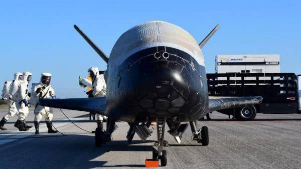 美国X-37小型航天飞机，据称用来测试下一代航天飞机和星载设备