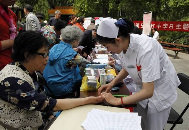 发药盒急救包安贞街道纪念5·8世界红十字日组图