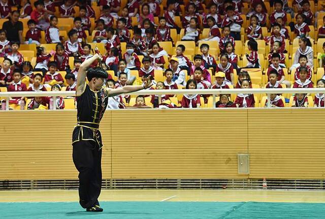 十八般武艺样样精通东城区举办中小学生武术大赛