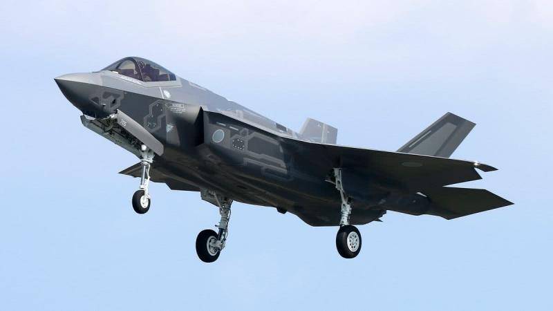 坠毁的79-8705号机日本第一架在国内完成组装的F-35A