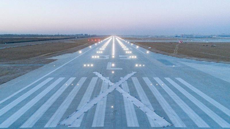 减少与首都机场航班互扰 新机场建设横穿“天路”的跑道