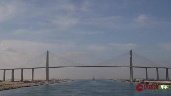 美国航母穿过苏伊士运河进入红海 逼近伊朗(图)