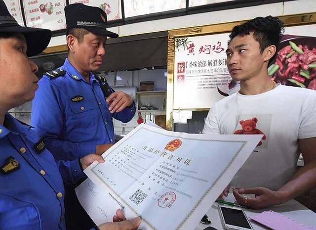 夏季注意餐饮卫生垡头开展综合整治行动