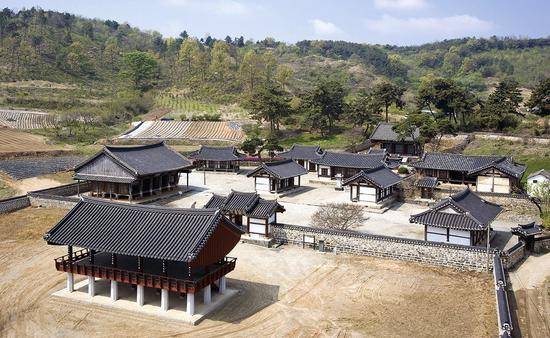 韩国论山遁岩书院（韩联社）