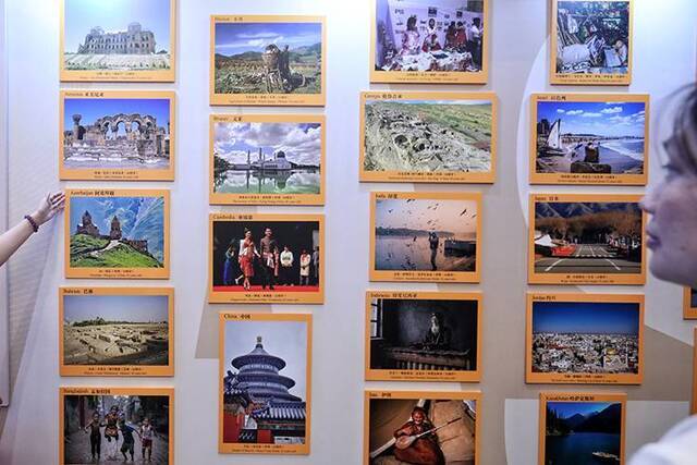 亚洲多国青年摄影作品在亚洲文明对话大会中展出