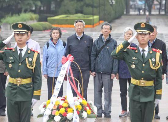 他是解放上海时牺牲的最高阶军官 儿子寻父70年