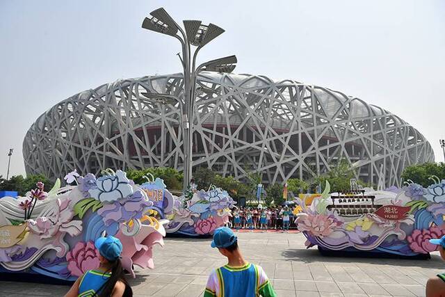 亚洲文明巡游活动开幕，16国团队巡游奥林匹克景观大道