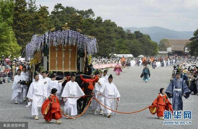 京都迎来传统节日“葵祭”