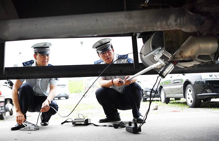 房山生态环境执法配备高科技仪器严查柴油车