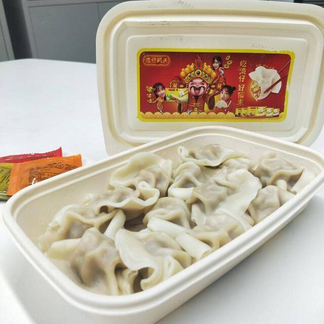 湾仔码头开饺子馆抢食外卖市场，业内：模式存争议