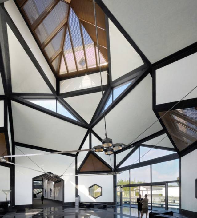 “让光来作设计”：贝聿铭的建筑风格