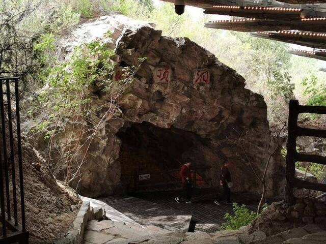 北京猿人和山顶洞人，相隔60万年相遇龙骨山