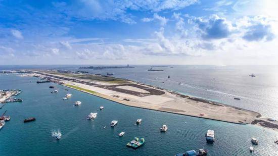 ▲这是2018年9月14日拍摄的由中国企业承建的马尔代夫维拉纳国际机场新跑道。（新华社发）