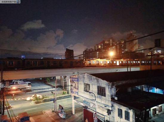 菲律宾首都马尼拉两辆轻轨列车相撞 至少29人受伤