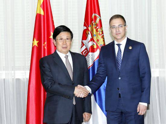 当地时间5月19日，国务委员、公安部部长赵克志在贝尔格莱德与塞尔维亚副总理兼内务部部长斯特凡诺维奇举行会谈。
